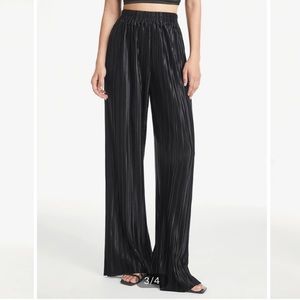 Black Zara Pleated Palazzo Flowy Pants - Size M